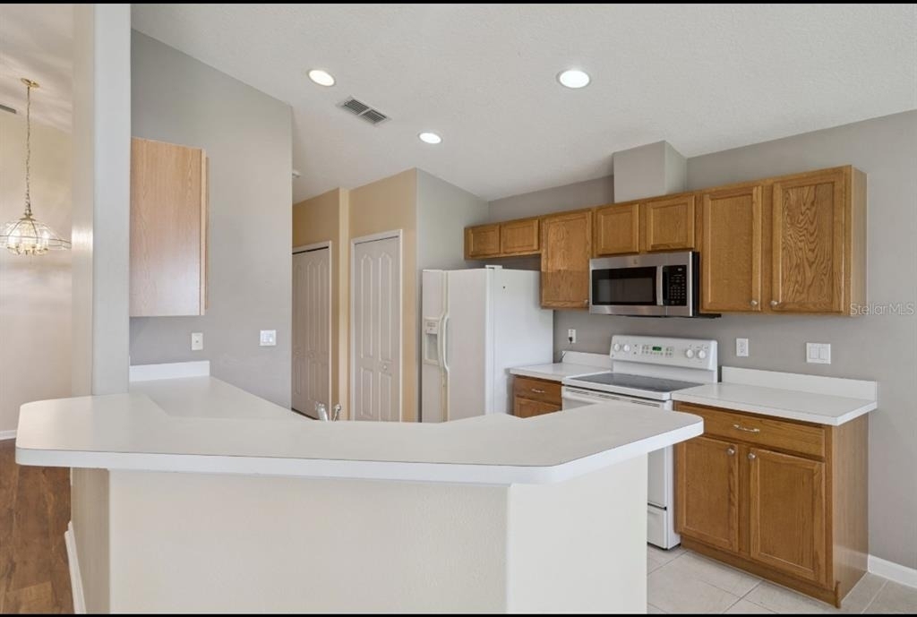 15723 Markham Drive - Photo 2