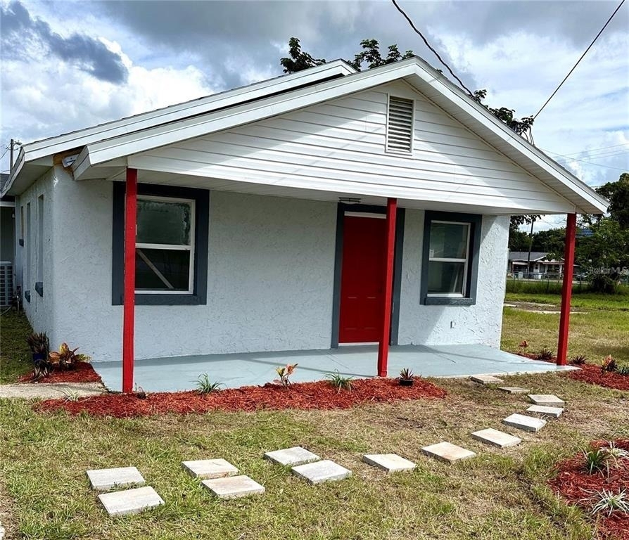 1016 Avenue A - Photo 0