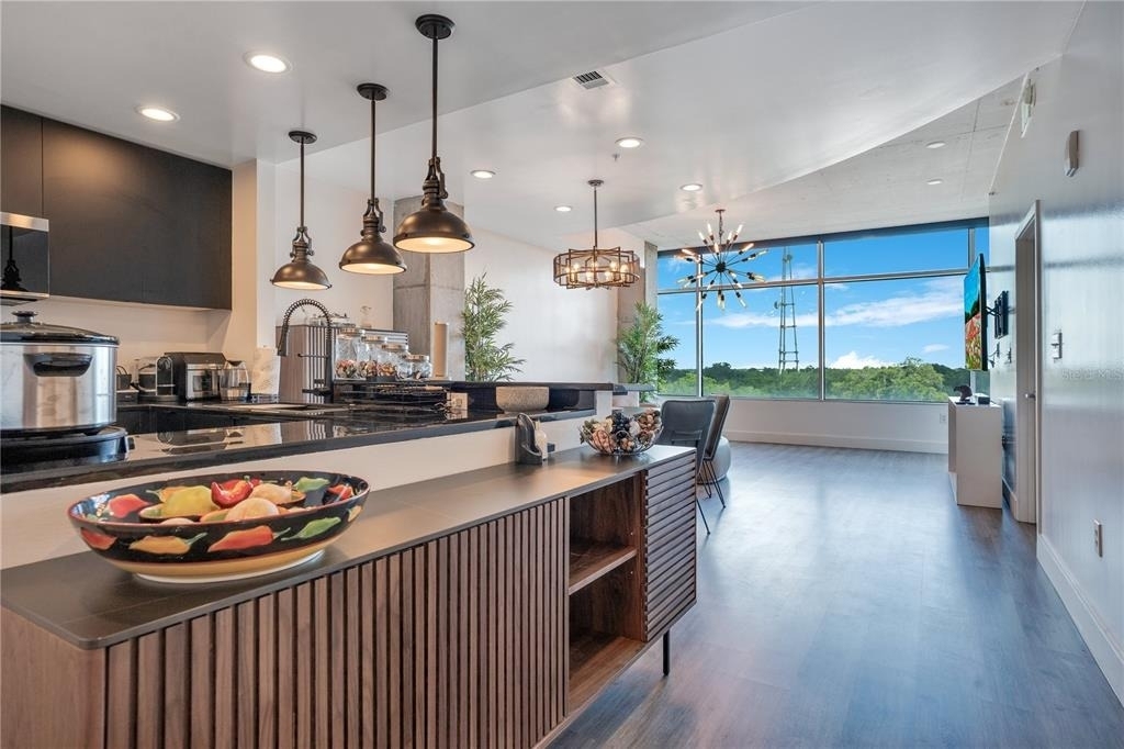 525 E Jackson Street - Photo 10