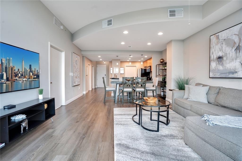 525 E Jackson Street - Photo 24
