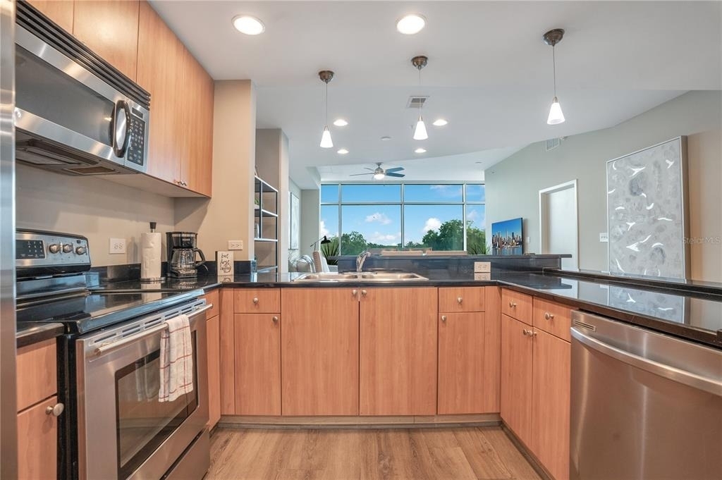 525 E Jackson Street - Photo 9