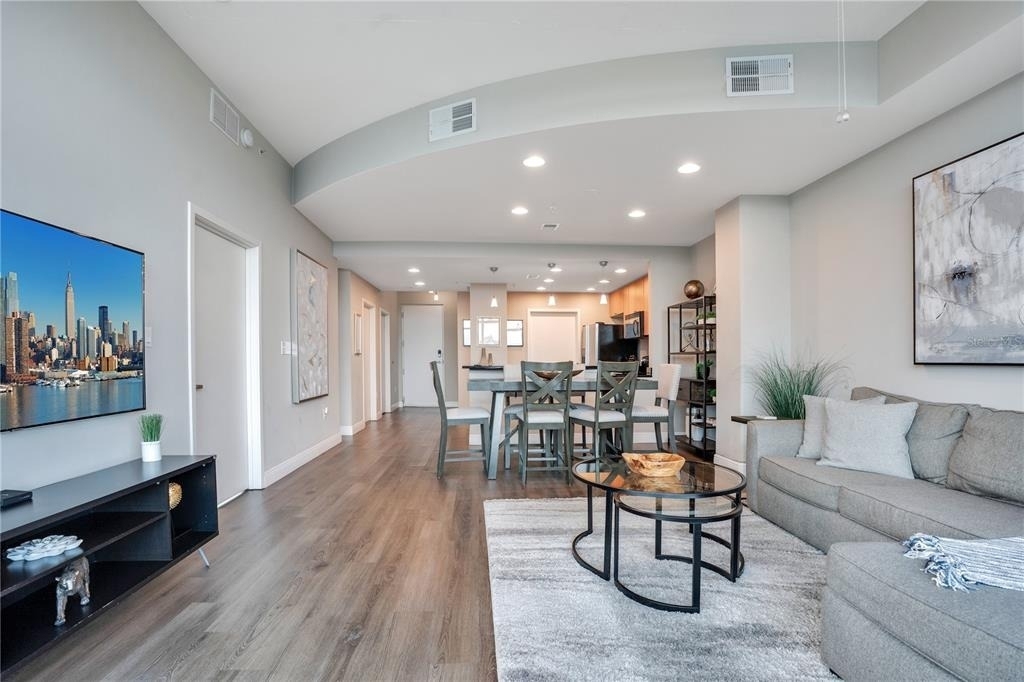 525 E Jackson Street - Photo 22
