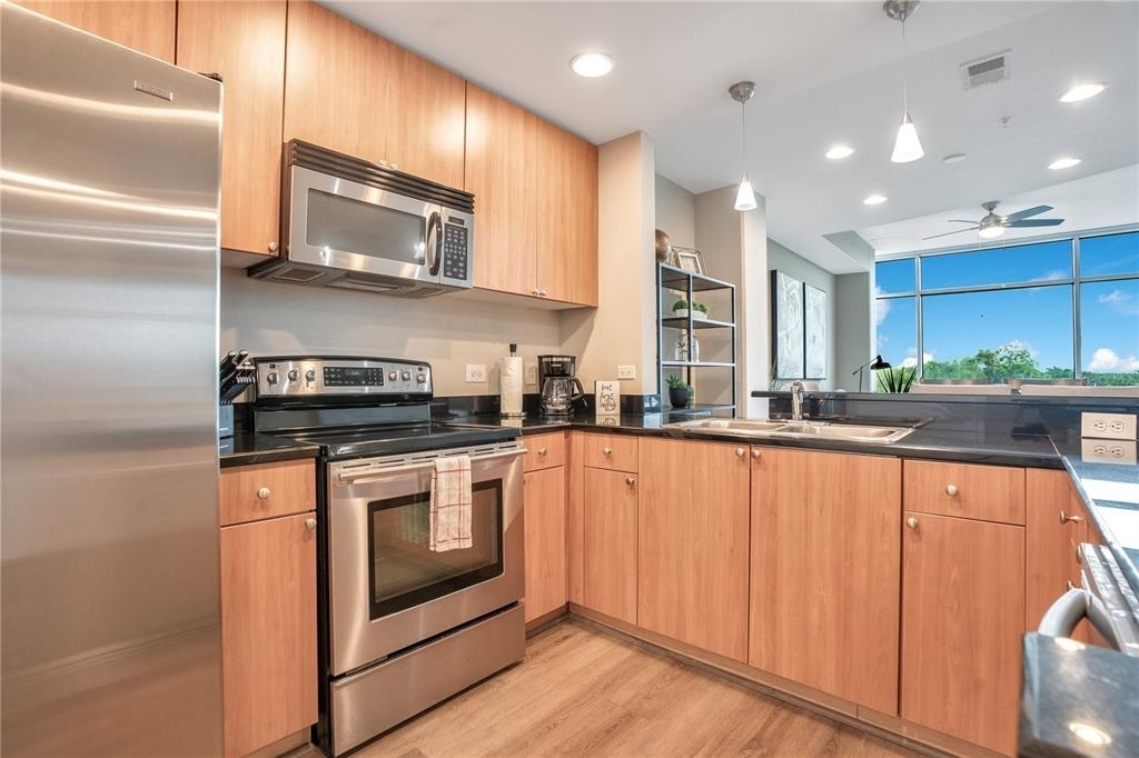 525 E Jackson Street - Photo 7
