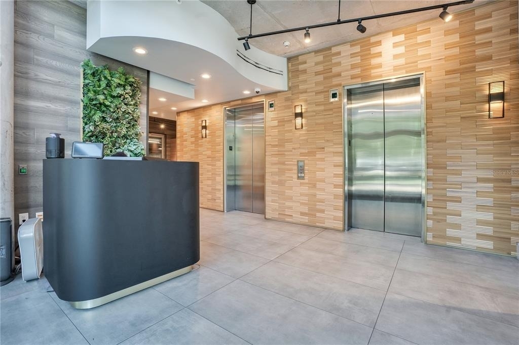 525 E Jackson Street - Photo 3