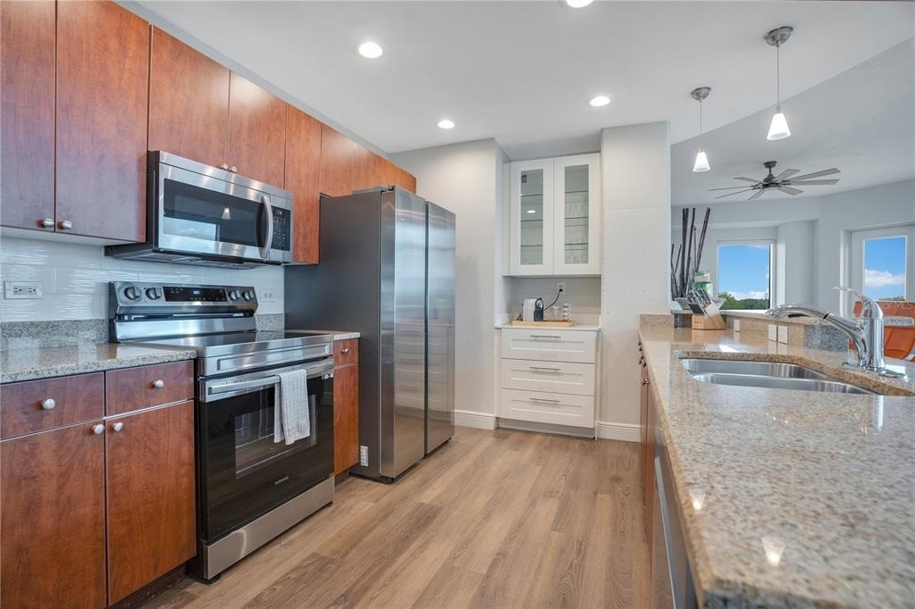 525 E Jackson Street - Photo 12