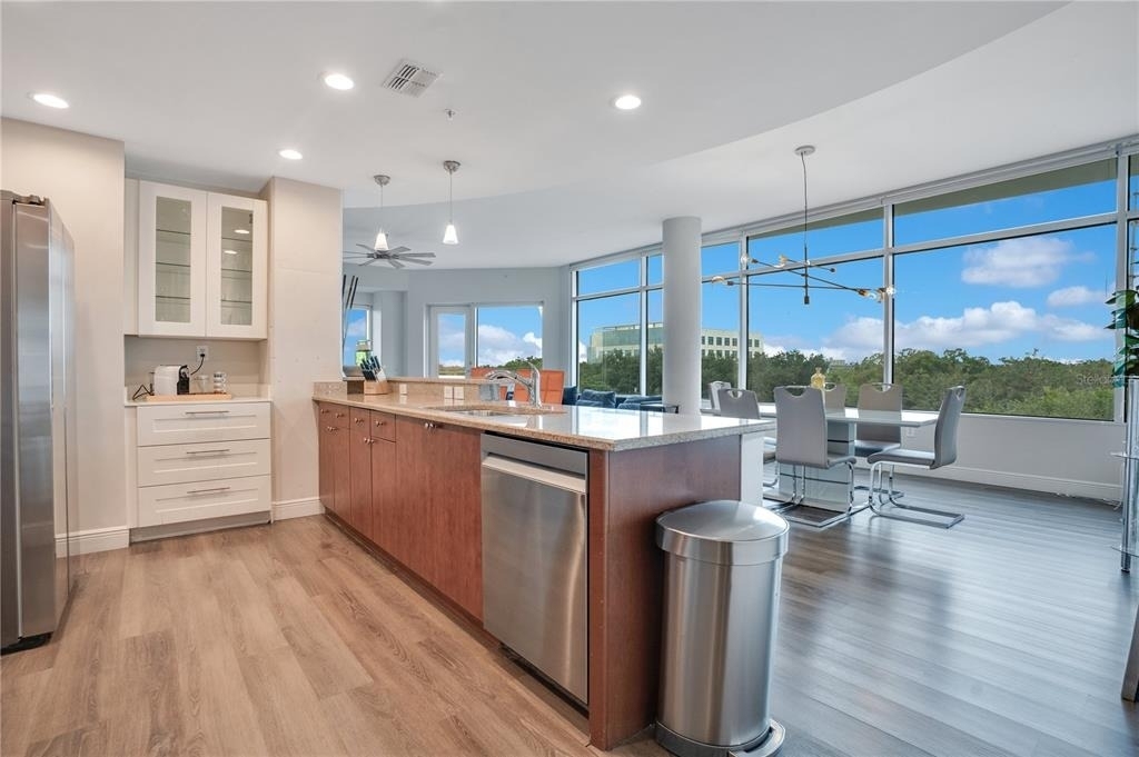 525 E Jackson Street - Photo 8