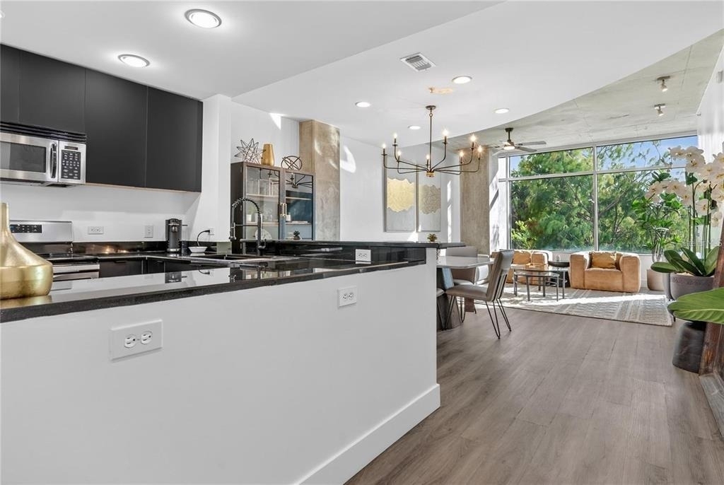 525 E Jackson Street - Photo 12