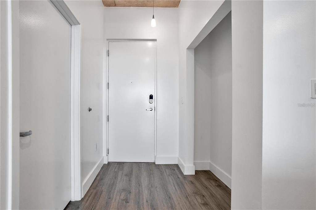 525 E Jackson Street - Photo 5