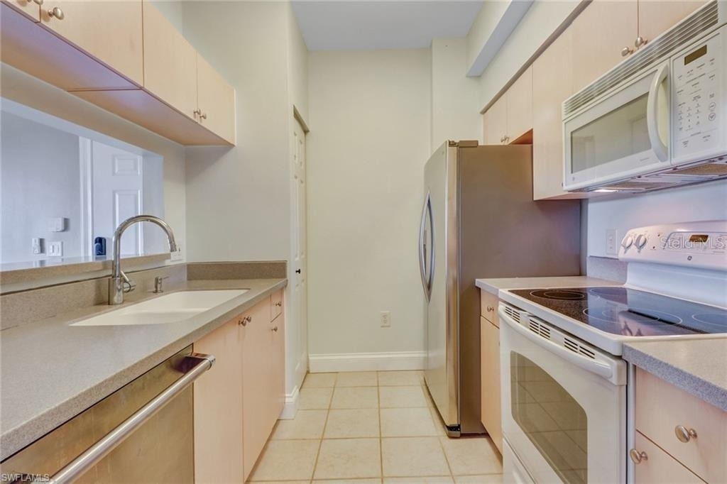 1180 Reserve Way - Photo 3