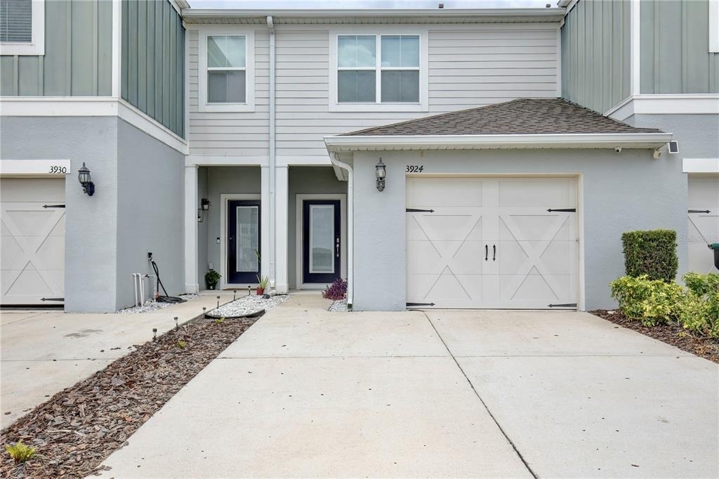 3924 Plainview Drive - Photo 1