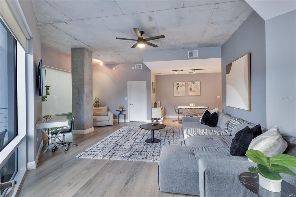 525 E Jackson Street - Photo 6