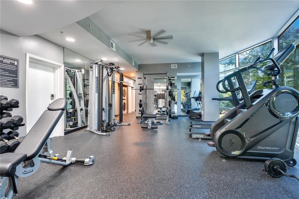 525 E Jackson Street - Photo 25