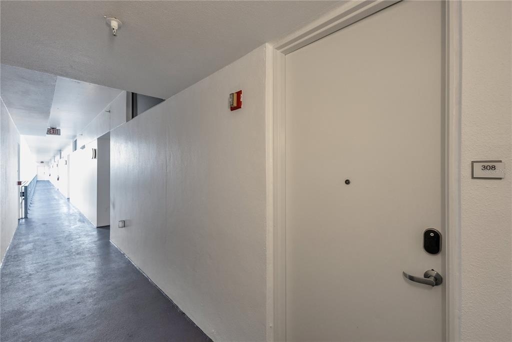 525 E Jackson Street - Photo 5