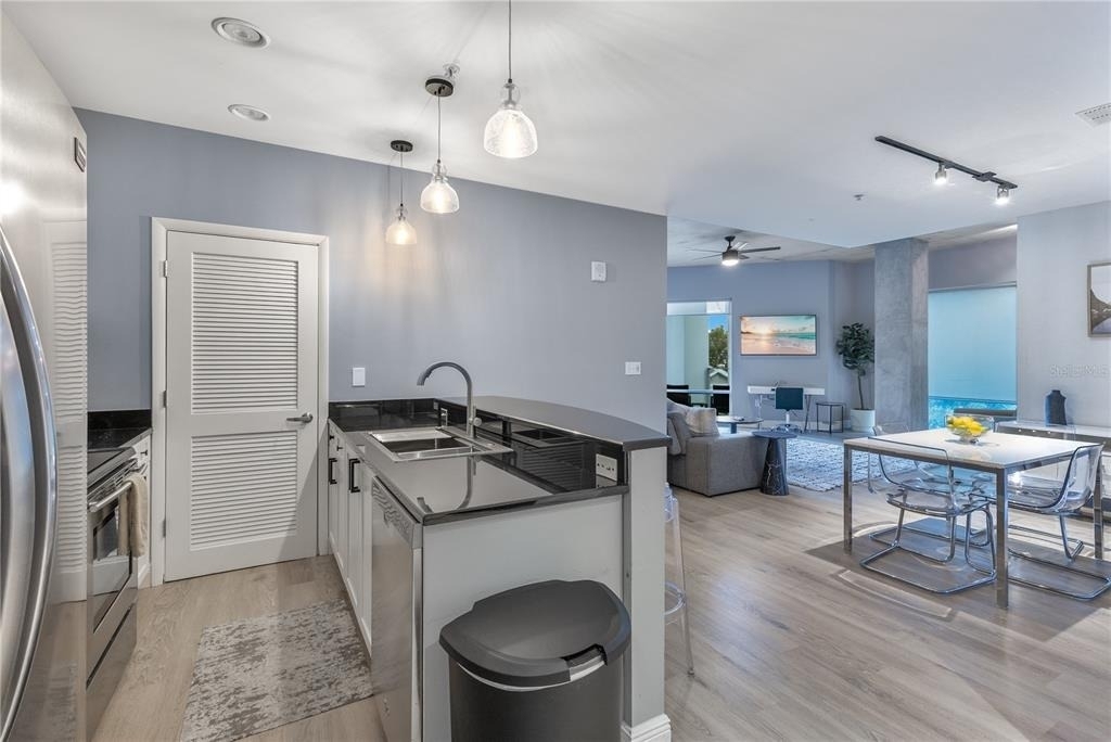 525 E Jackson Street - Photo 12