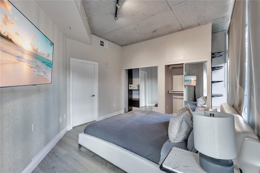 525 E Jackson Street - Photo 17