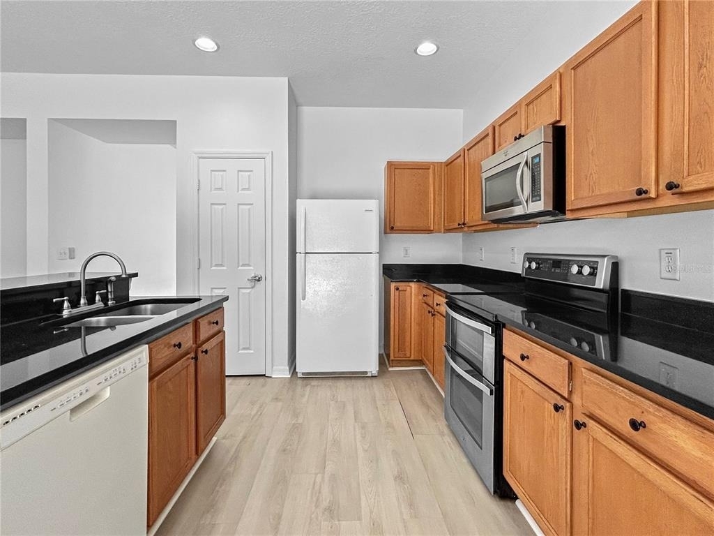 654 Kettering Road - Photo 16