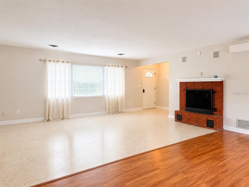 1675 De Leon Street - Photo 2
