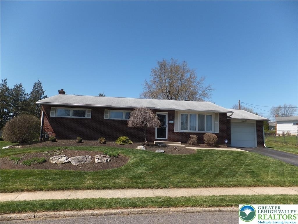 1264 California Avenue - Photo 0