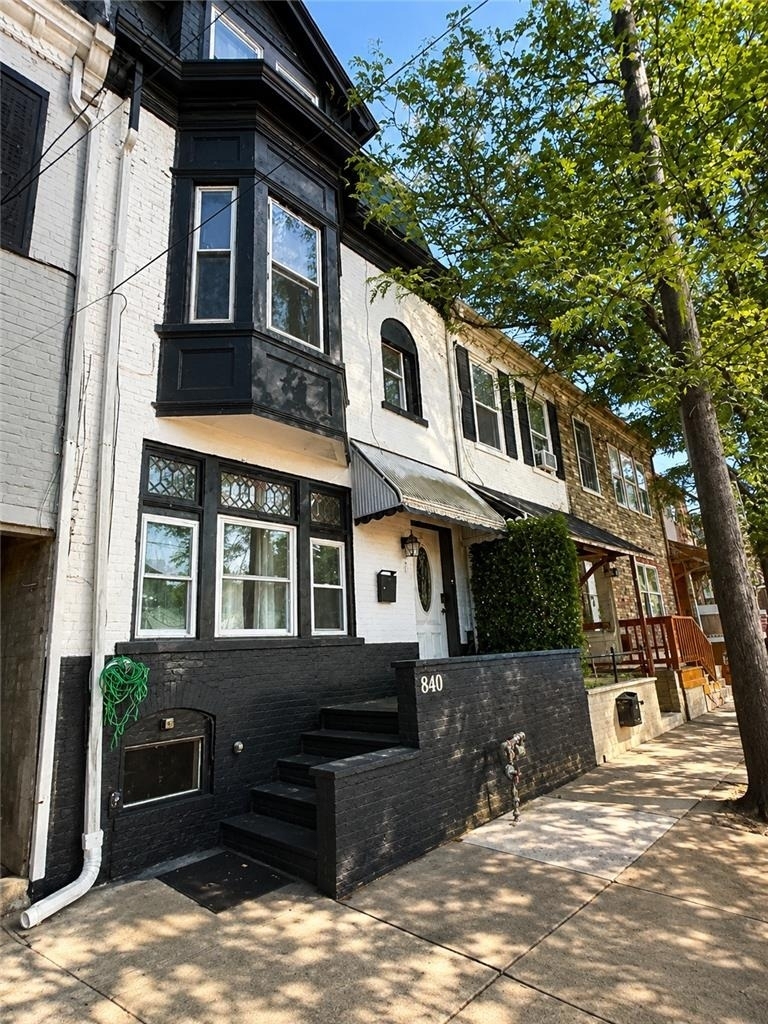 840 W Walnut Street - Photo 1