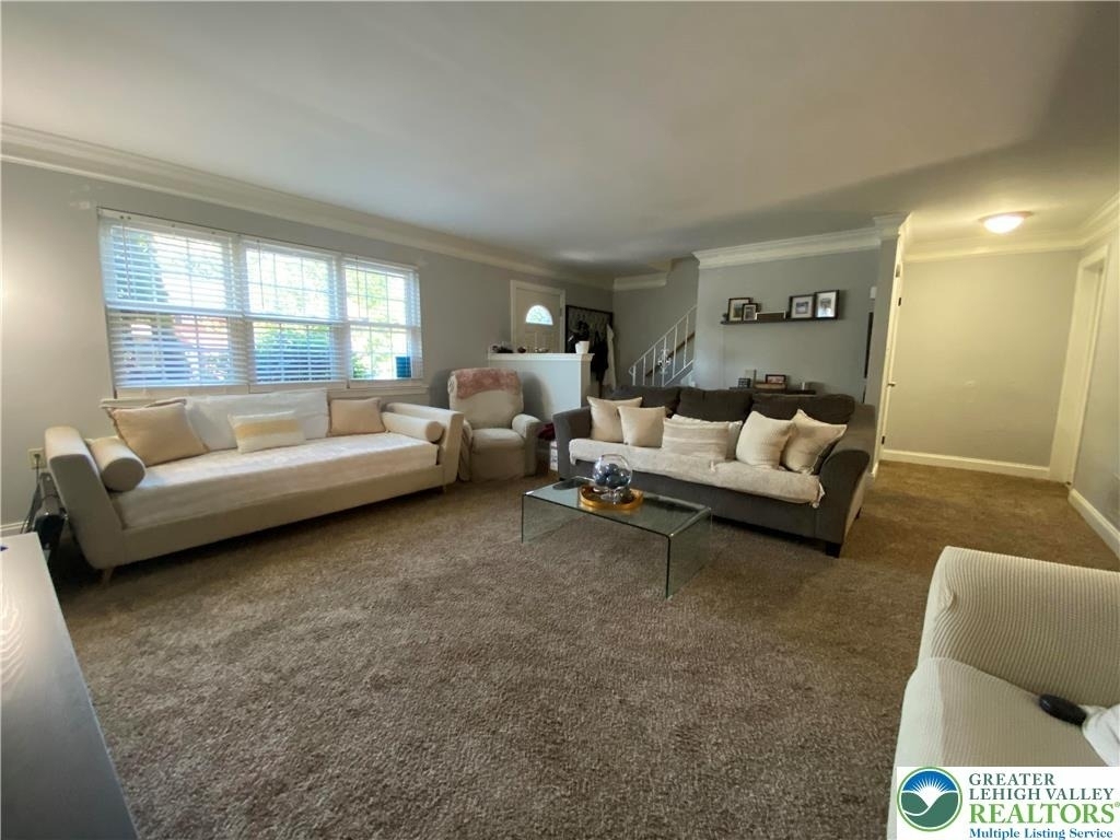 1656 Angela Drive - Photo 3
