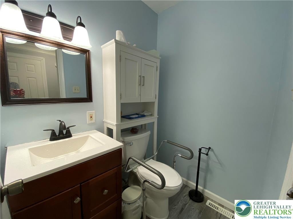1656 Angela Drive - Photo 8