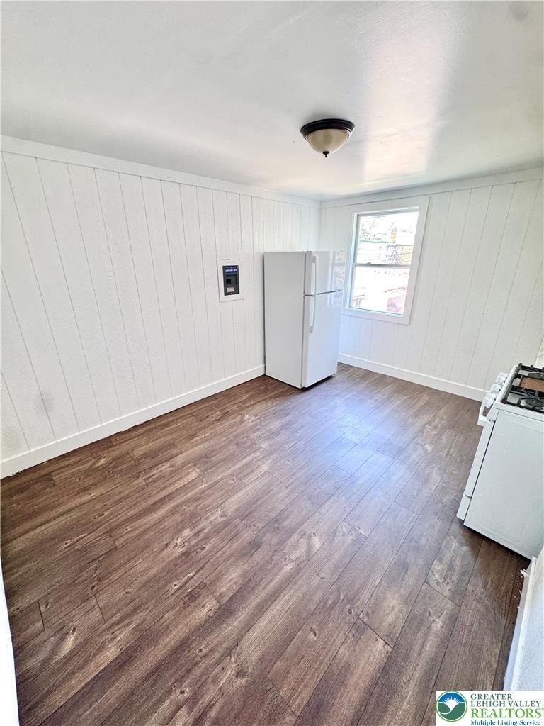 535 W Tilghman Street - Photo 9