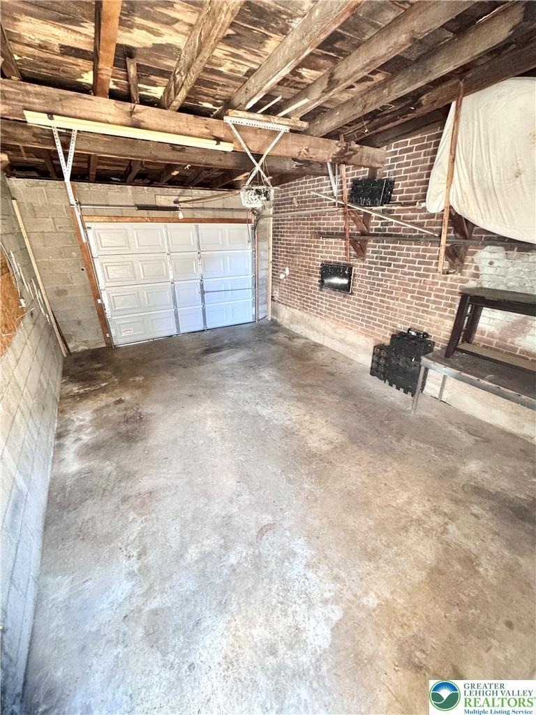 535 W Tilghman Street - Photo 12