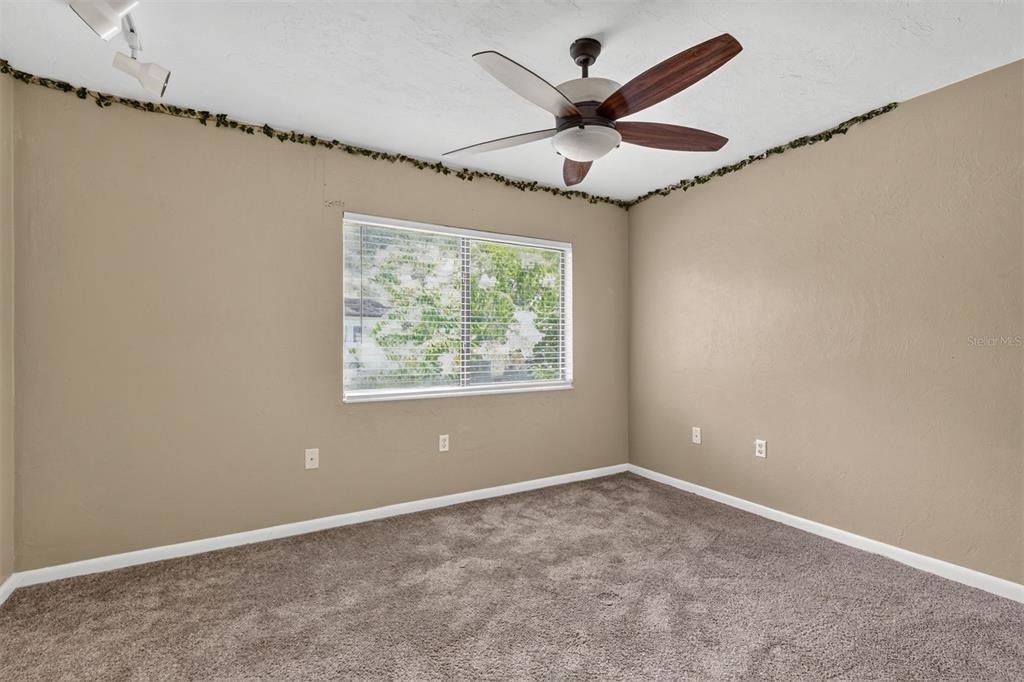 2735 Sw 35th Place - Photo 12