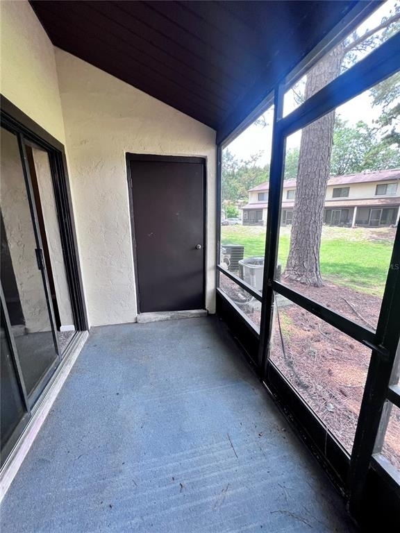 2735 Sw 35th Place - Photo 4