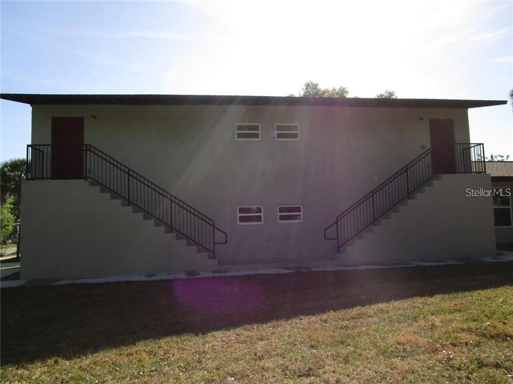 1002 E Mcdonald Avenue - Photo 2