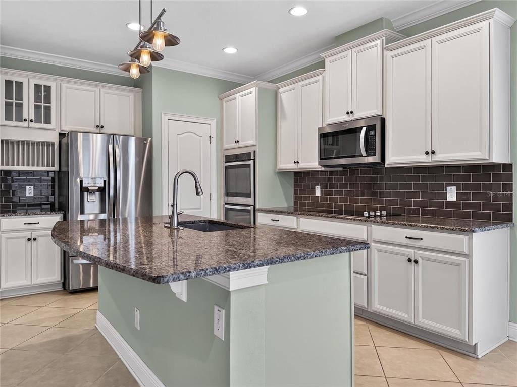 2062 Redbay Avenue - Photo 9