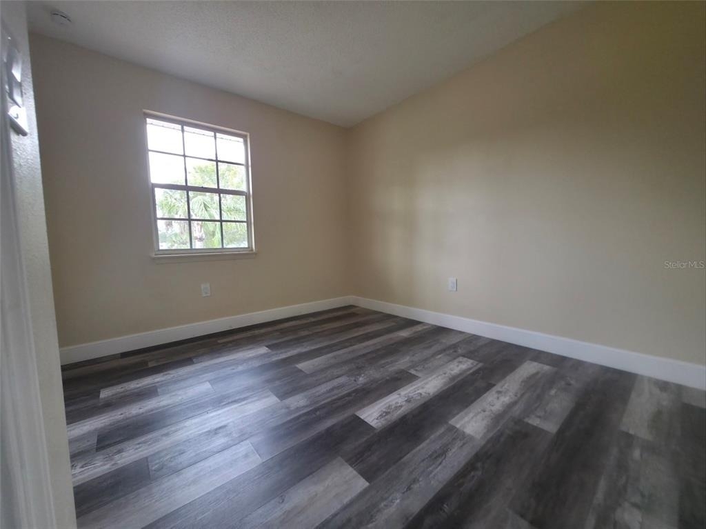 12091 Crossgate Avenue - Photo 10