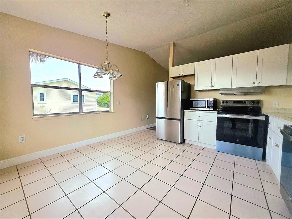 12091 Crossgate Avenue - Photo 2