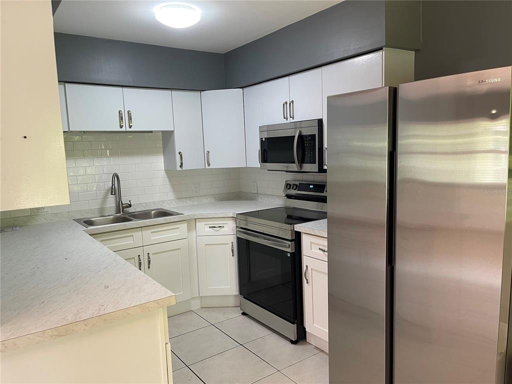 2100 Avenue A - Photo 3