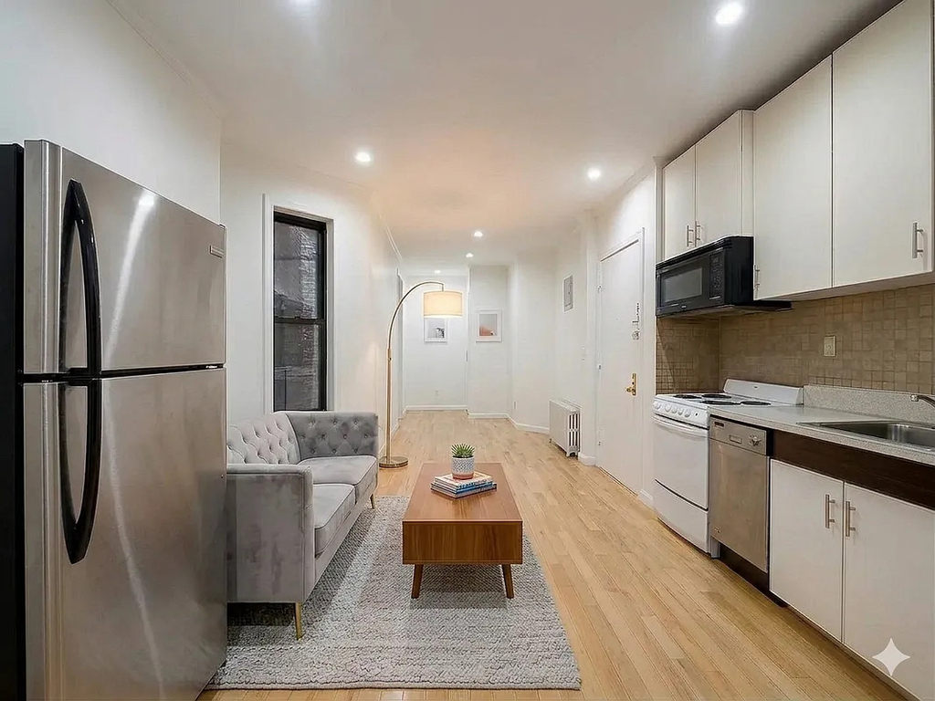 48th Street/10th Avenue - Photo 2
