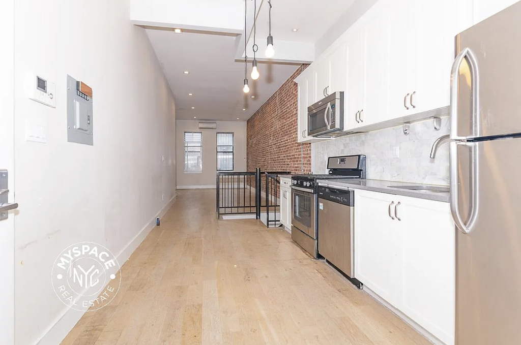 1090 Bedford Avenue - Photo 2