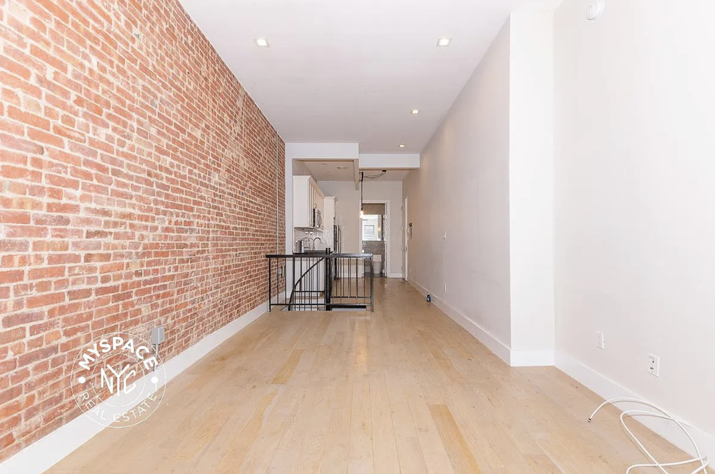 1090 Bedford Avenue - Photo 4