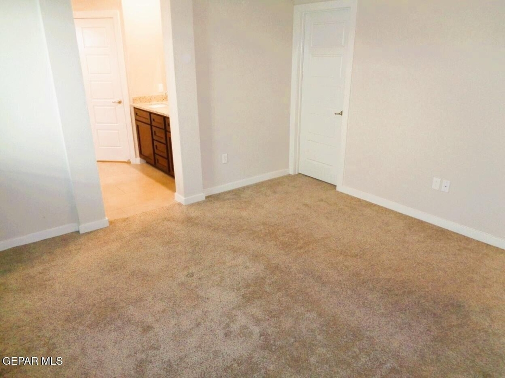 14932 Tierra Haven Avenue - Photo 11