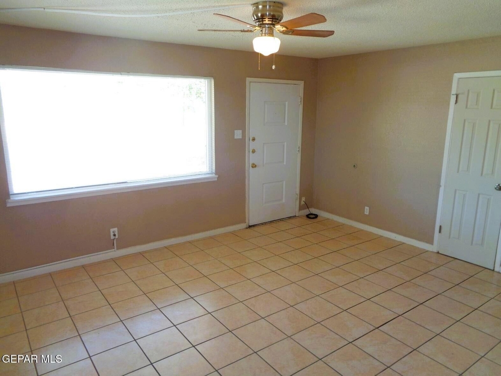 8724 Polaris Street - Photo 3