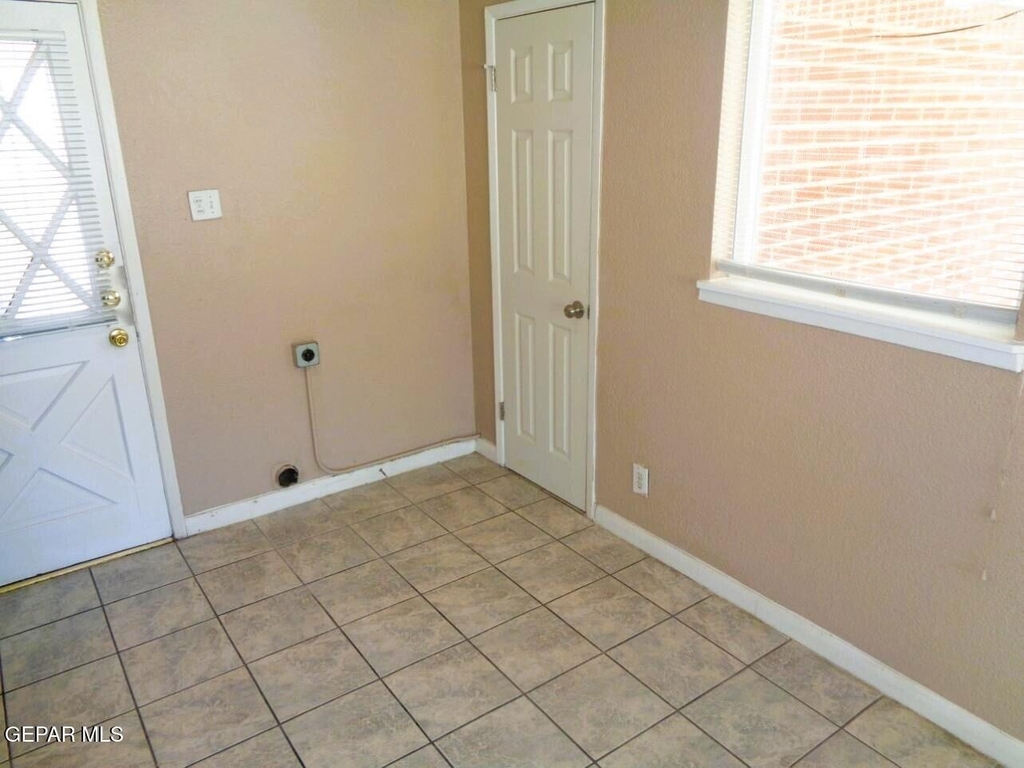 8724 Polaris Street - Photo 4