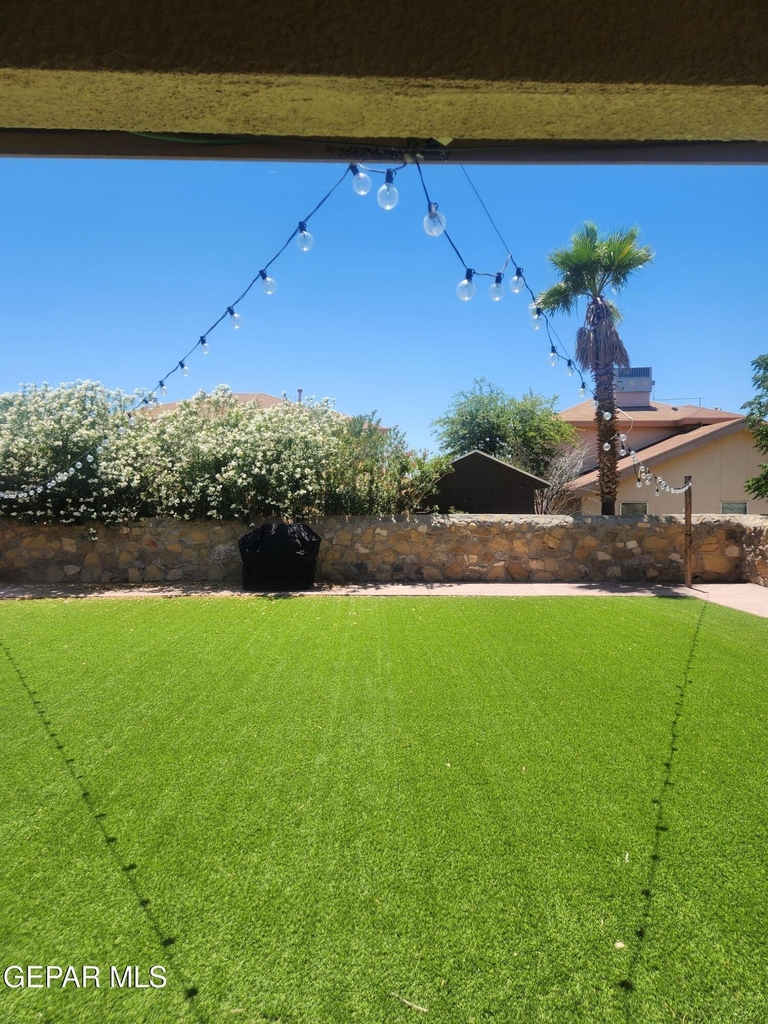 3281 Emerald Point Drive - Photo 3