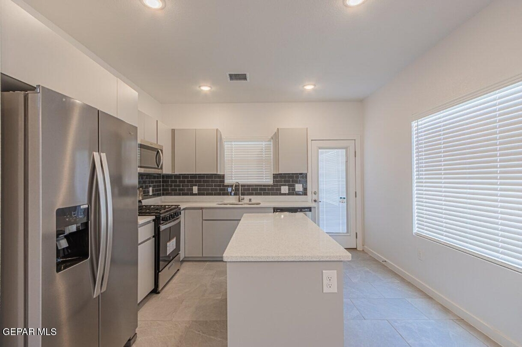 15168 Composition Avenue - Photo 9