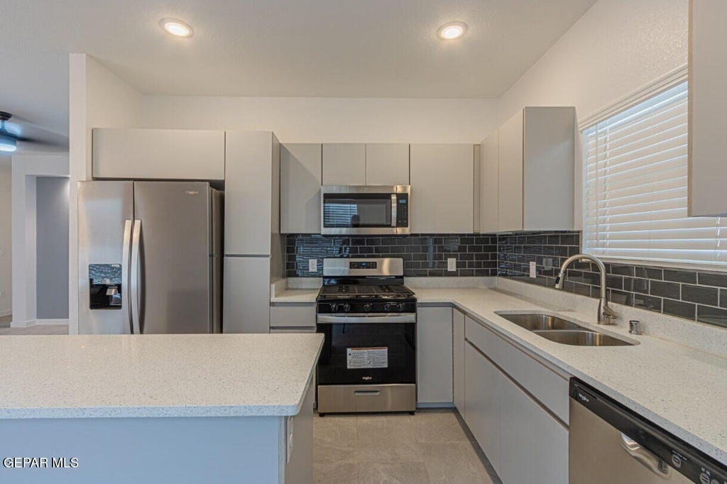 15168 Composition Avenue - Photo 11