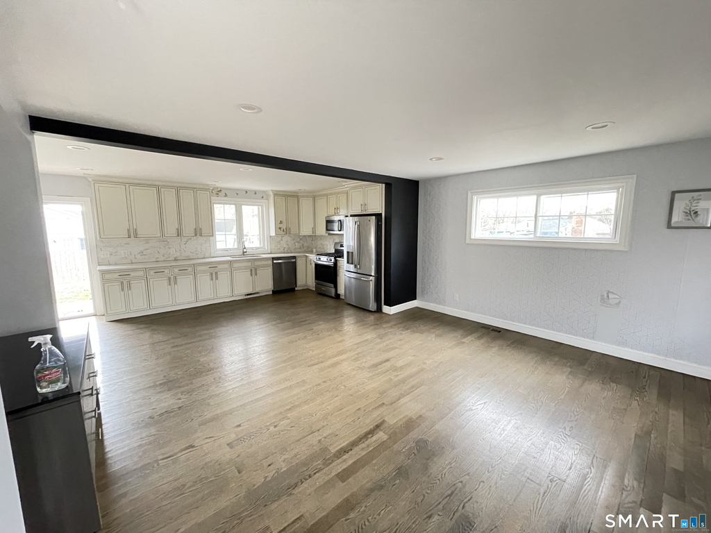 111 Vanguard Street - Photo 4