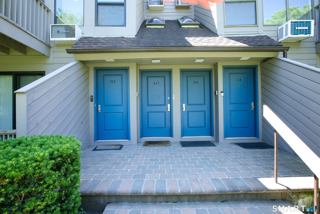 1465 Putnam Avenue - Photo 0