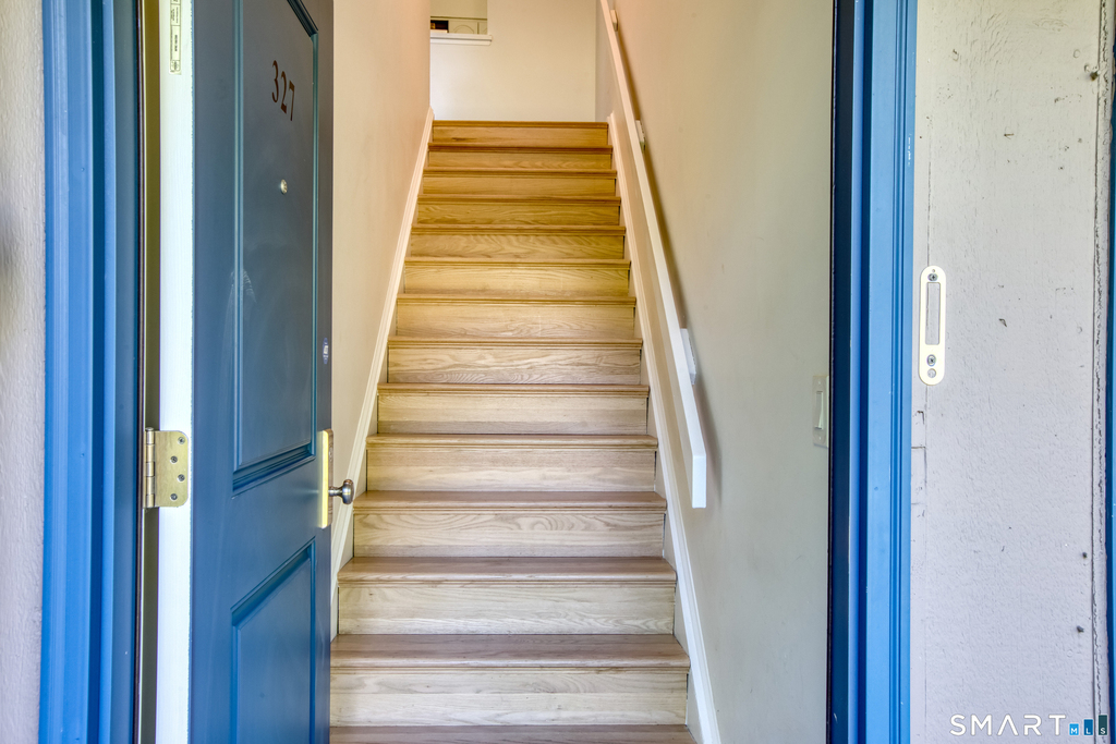 1465 Putnam Avenue - Photo 1