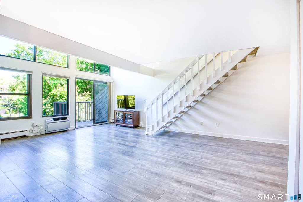 1465 Putnam Avenue - Photo 3