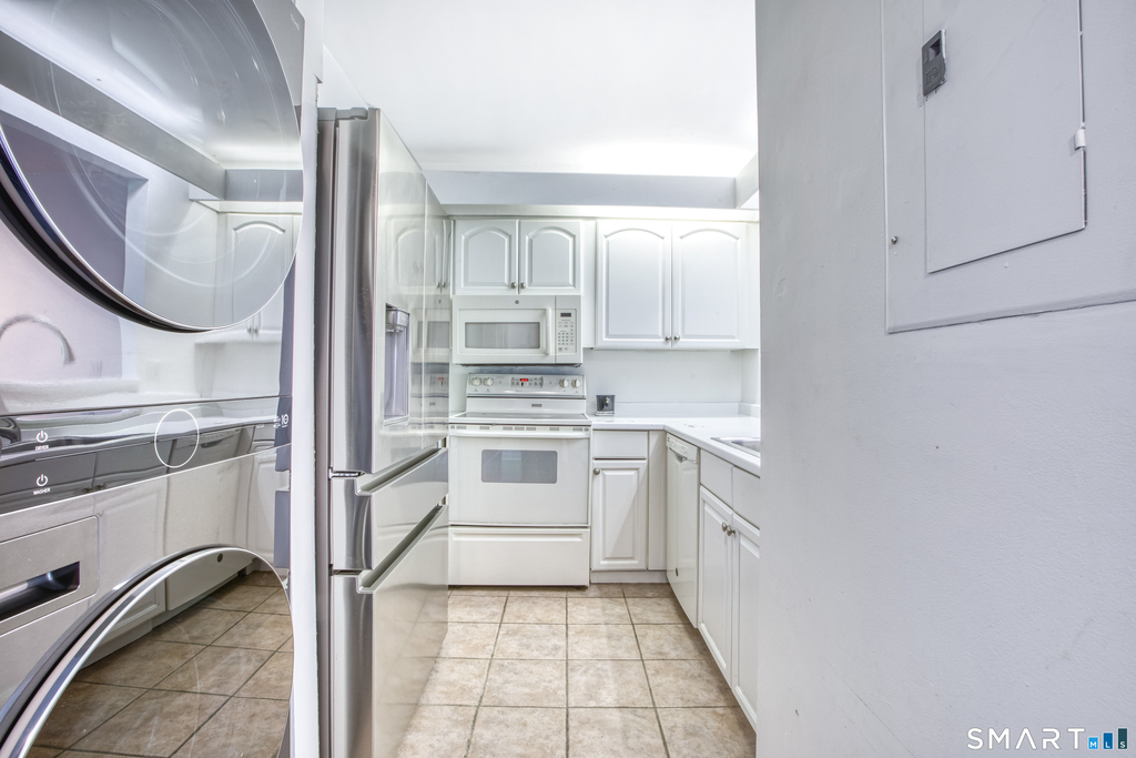 1465 Putnam Avenue - Photo 6