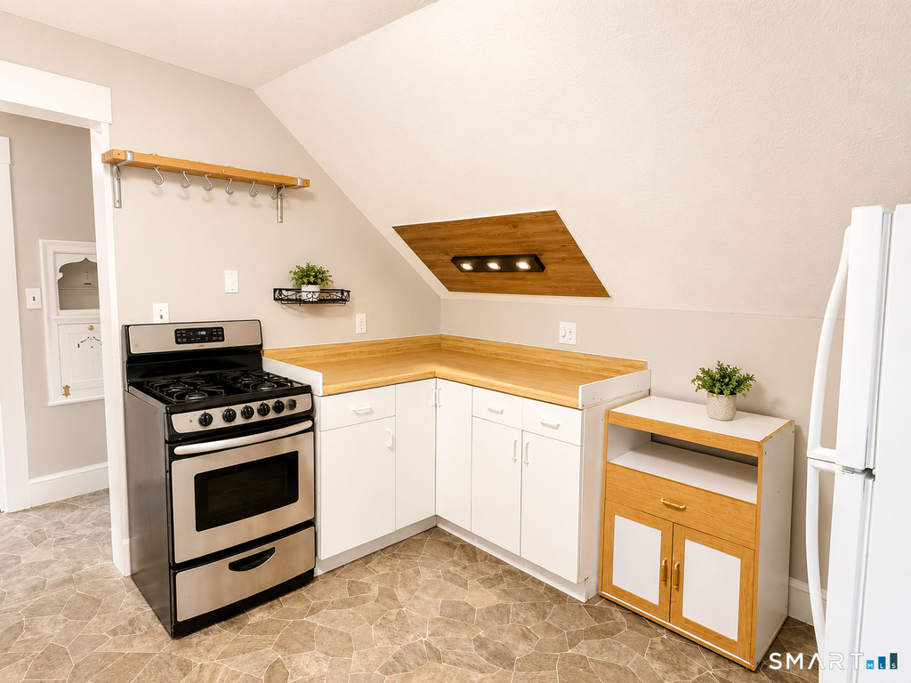 386 Brightwood Avenue - Photo 1