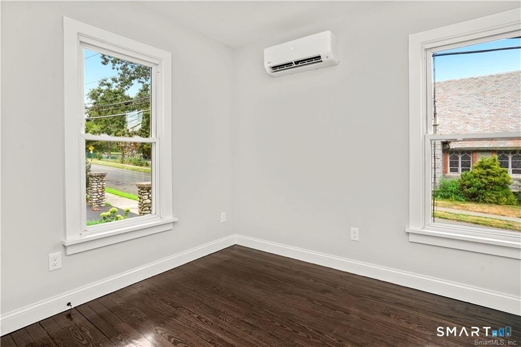 174 Coram Avenue - Photo 7